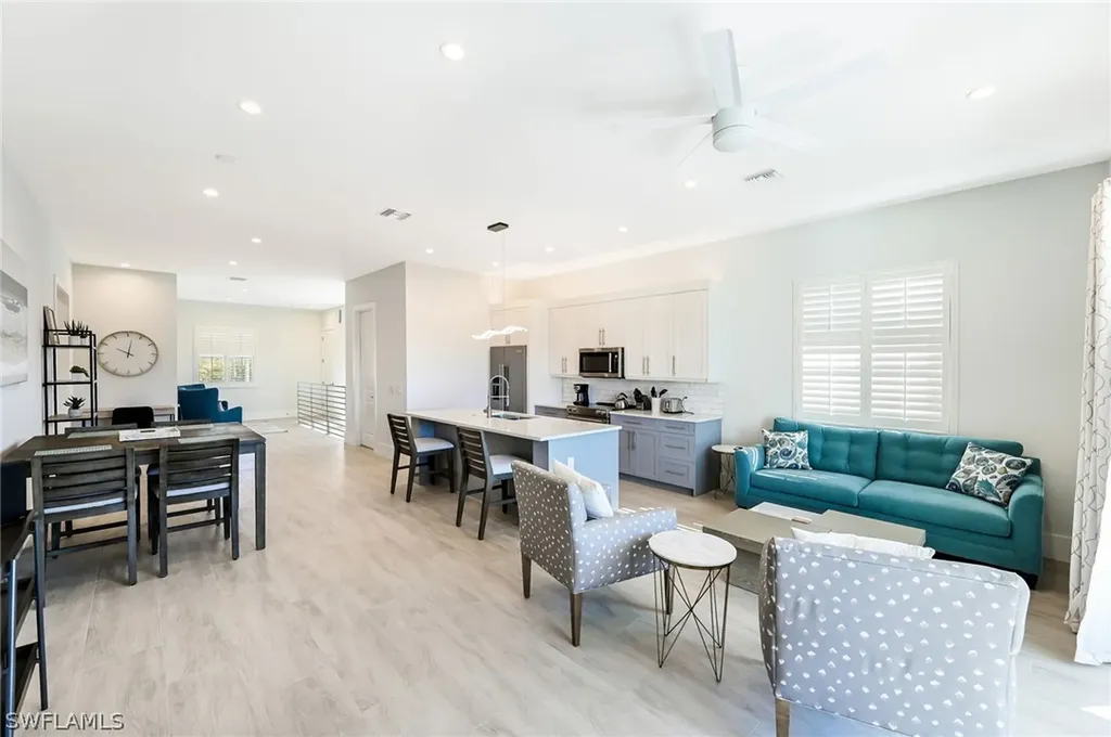 596 111th Avenue N Naples FL 34108