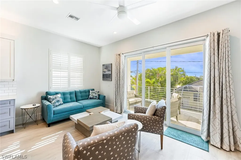 596 111th Avenue N Naples FL 34108