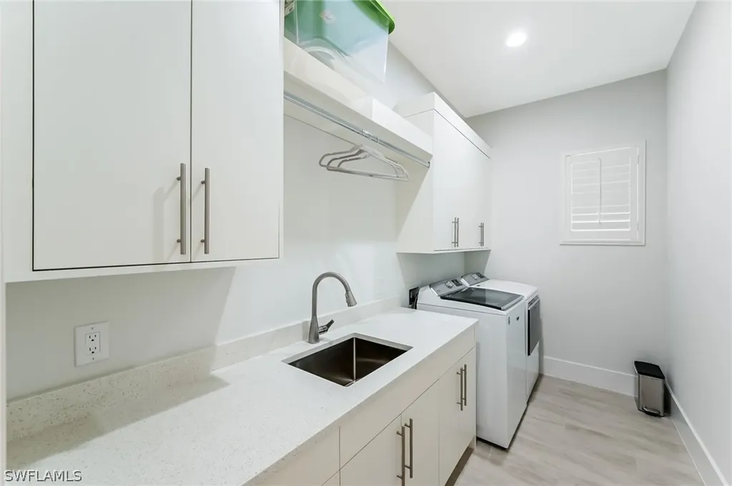 596 111th Avenue N Naples FL 34108