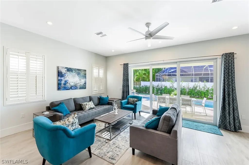 596 111th Avenue N Naples FL 34108