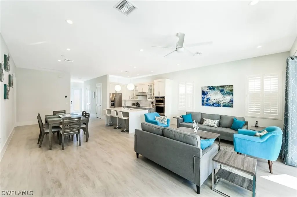 596 111th Avenue N Naples FL 34108