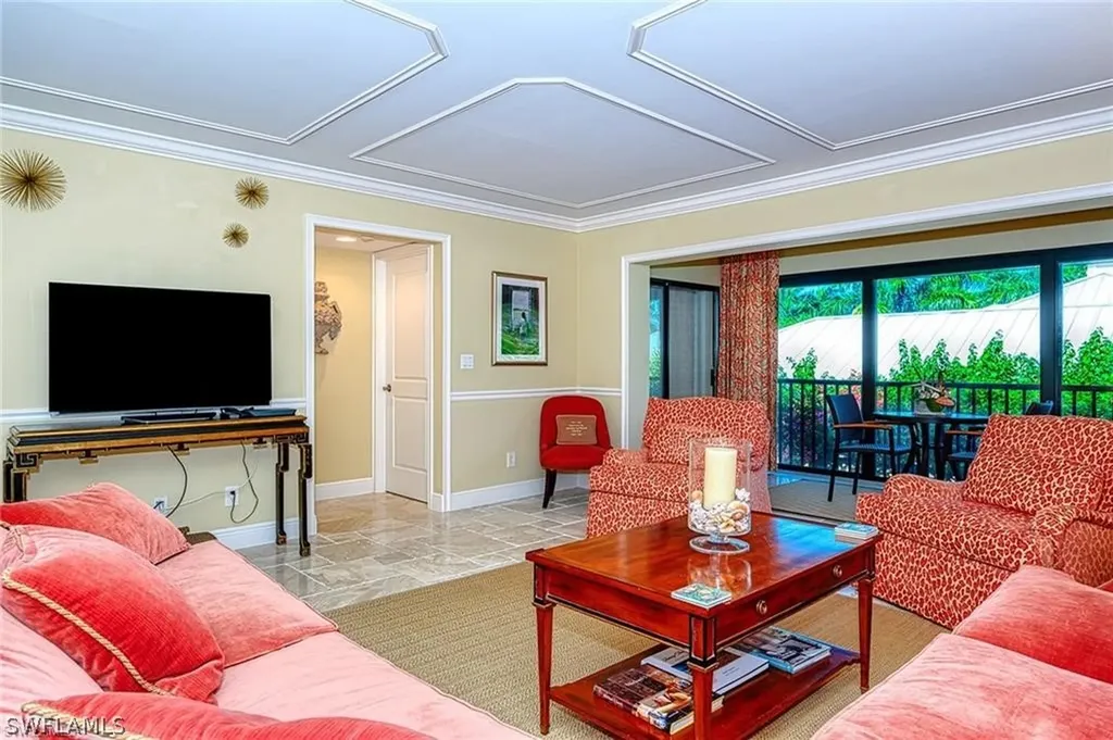 285 5th Avenue S Naples FL 34102