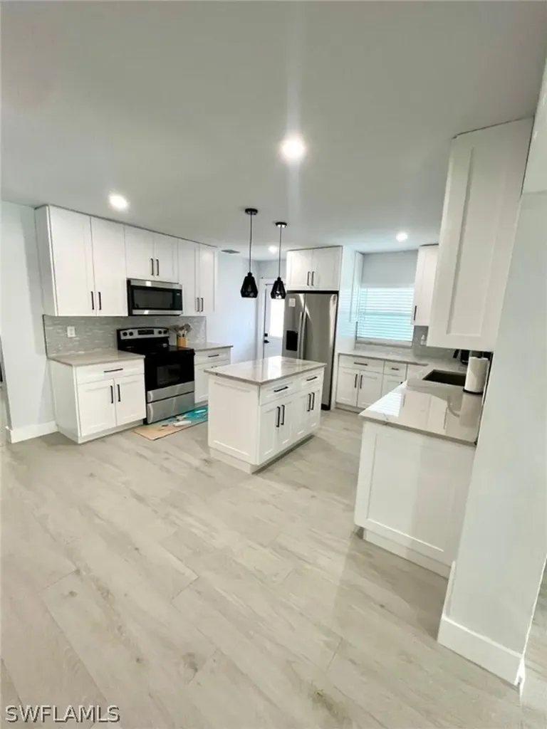 12511 Davis Boulevard Fort Myers FL 33905
