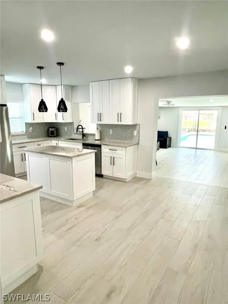 12511 Davis Boulevard Fort Myers FL 33905
