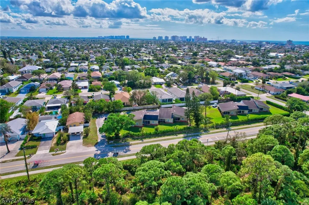 706 111th Avenue N Naples FL 34108