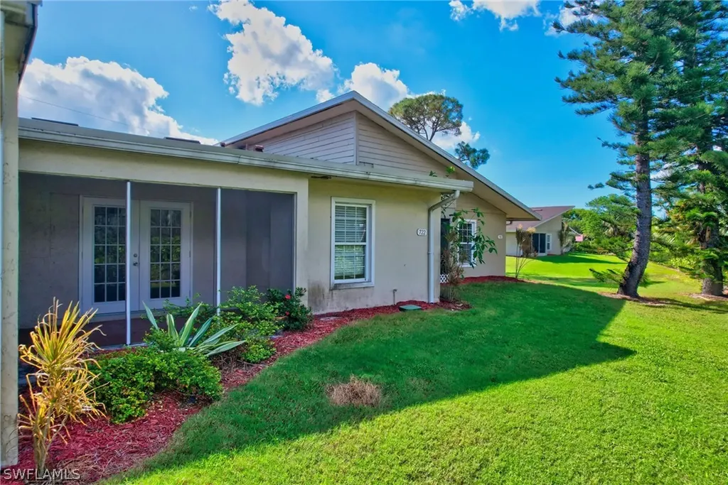 706 111th Avenue N Naples FL 34108