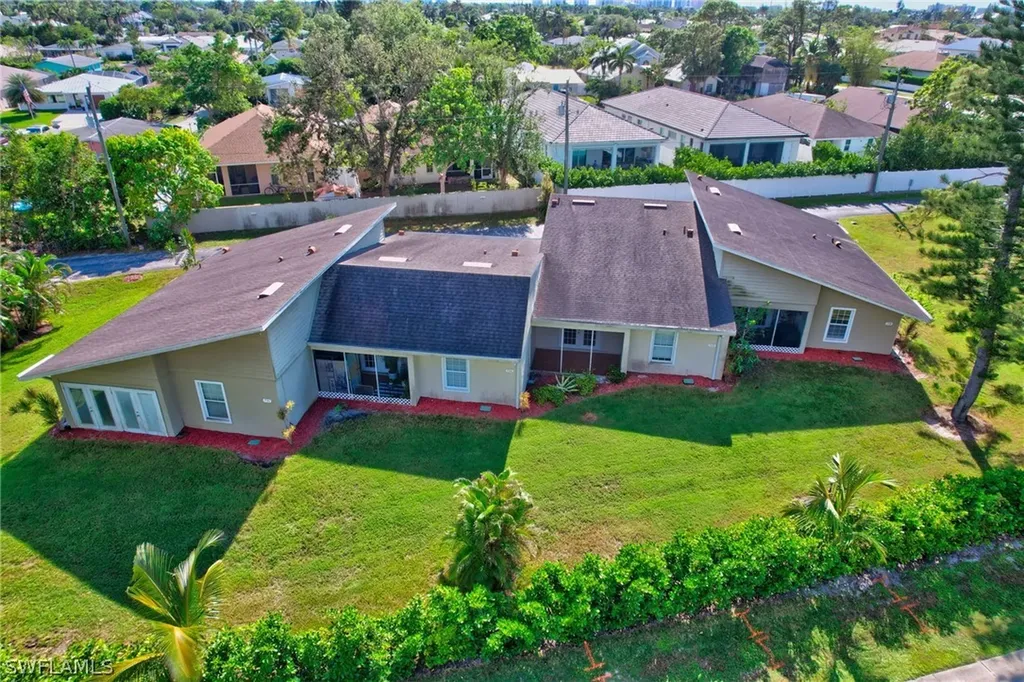 706 111th Avenue N Naples FL 34108