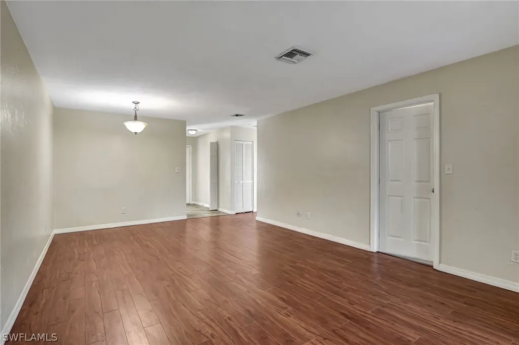 706 111th Avenue N Naples FL 34108
