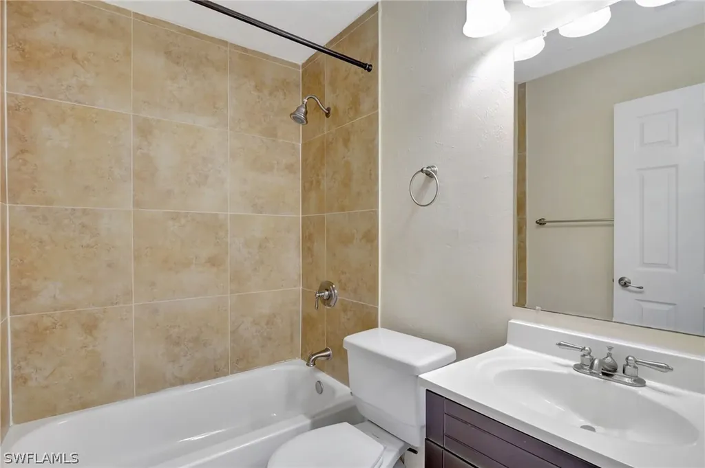 706 111th Avenue N Naples FL 34108