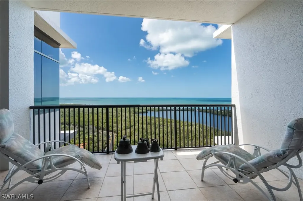 6825 Grenadier Boulevard Naples FL 34108