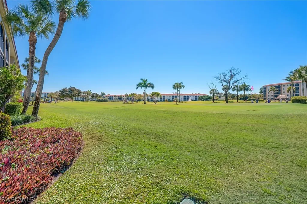 9 High Point Circle N Naples FL 34103