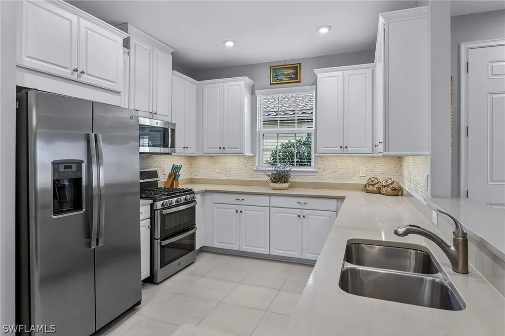8025 Calle Canovas Court Naples FL 34114