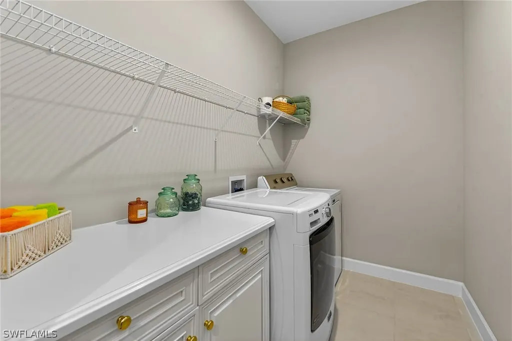 8025 Calle Canovas Court Naples FL 34114