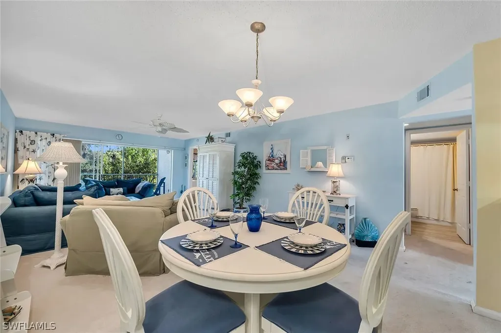 7025 Dennis Circle Naples FL 34104