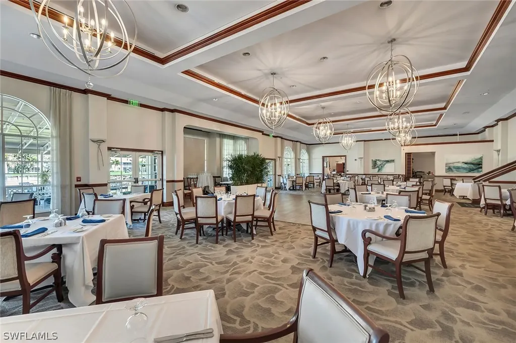7025 Dennis Circle Naples FL 34104