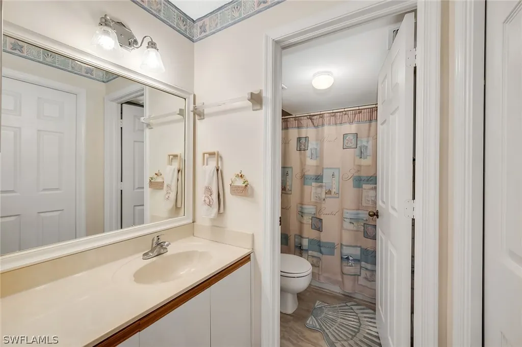 7025 Dennis Circle Naples FL 34104