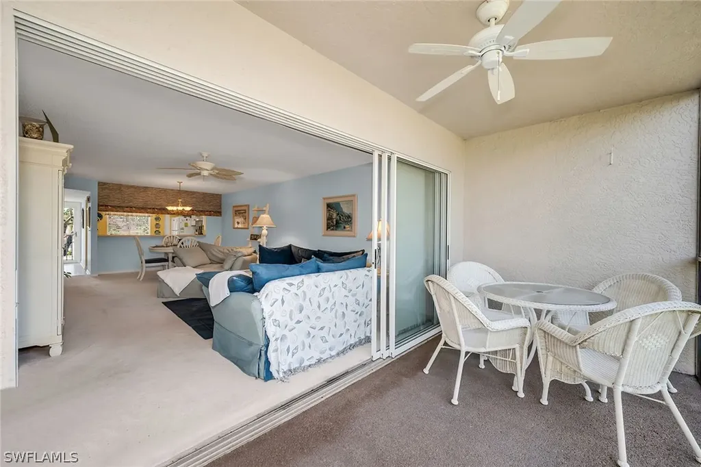7025 Dennis Circle Naples FL 34104