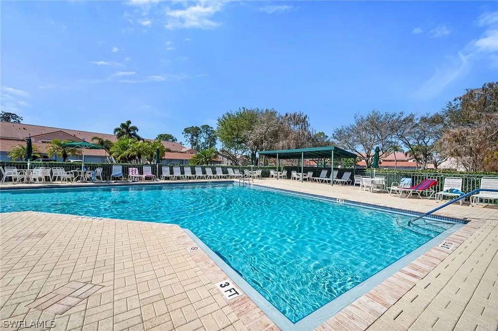 7025 Dennis Circle Naples FL 34104