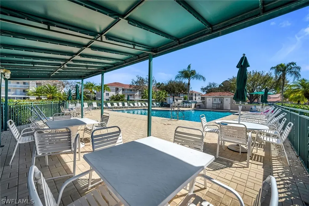 7025 Dennis Circle Naples FL 34104