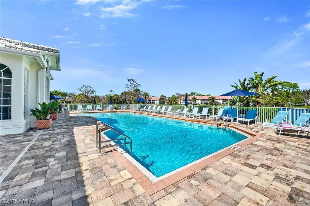 7025 Dennis Circle Naples FL 34104