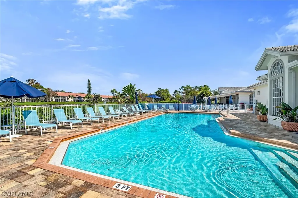 7025 Dennis Circle Naples FL 34104