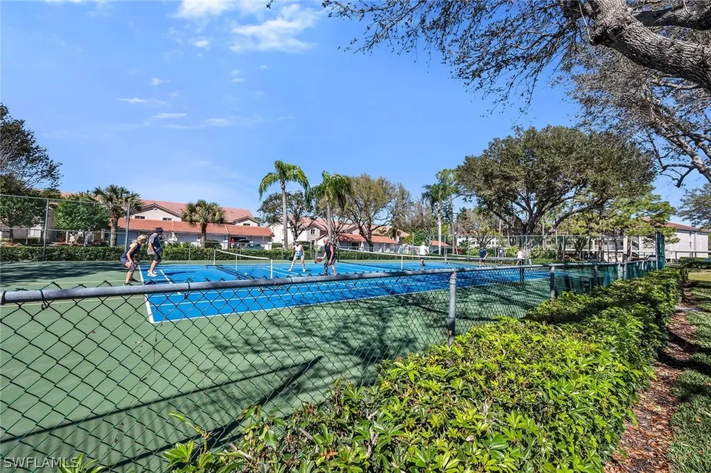 7025 Dennis Circle Naples FL 34104