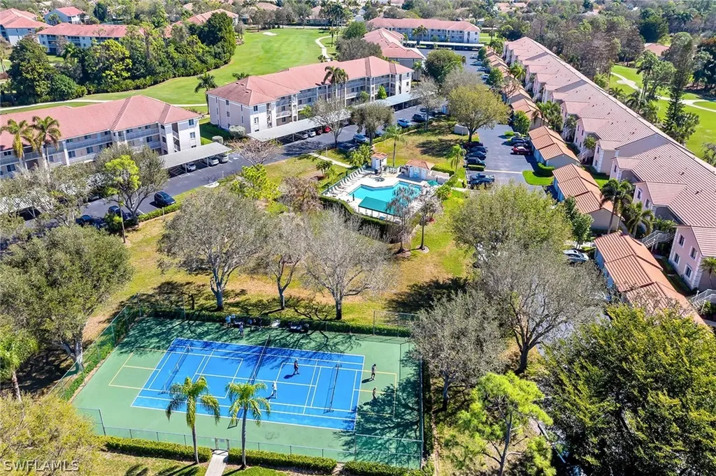 7025 Dennis Circle Naples FL 34104