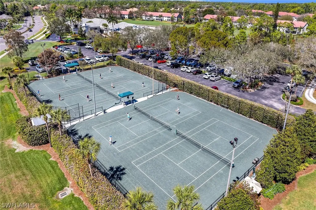 7025 Dennis Circle Naples FL 34104