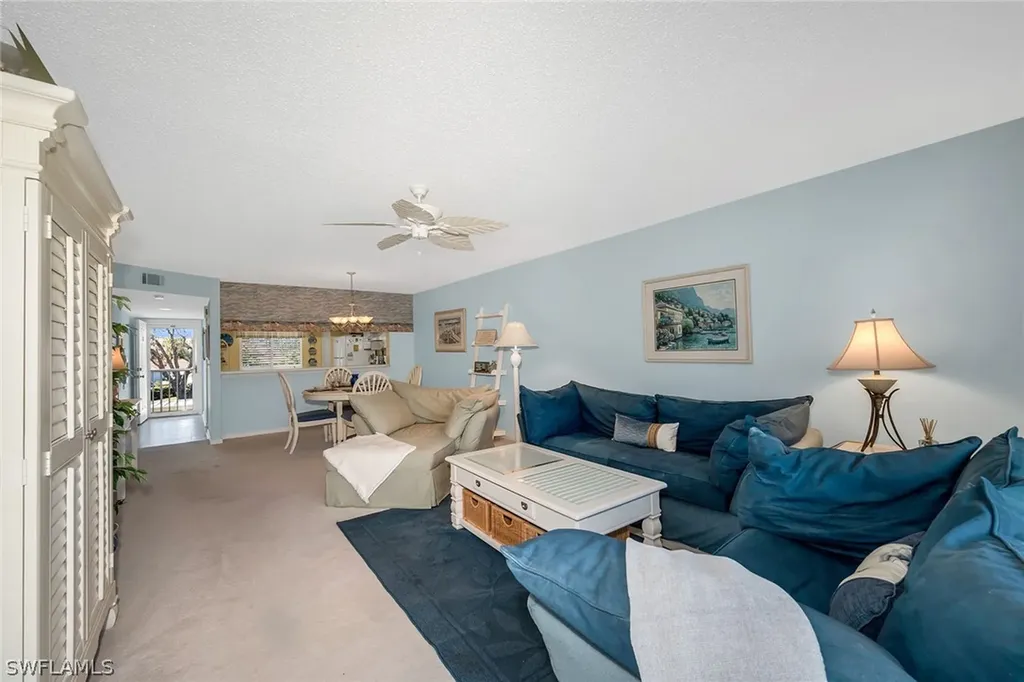 7025 Dennis Circle Naples FL 34104