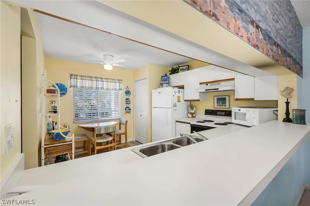 7025 Dennis Circle Naples FL 34104
