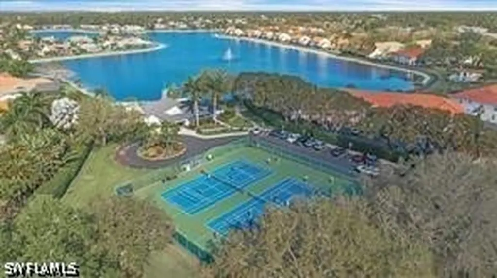 488 Henley Drive Naples FL 34104