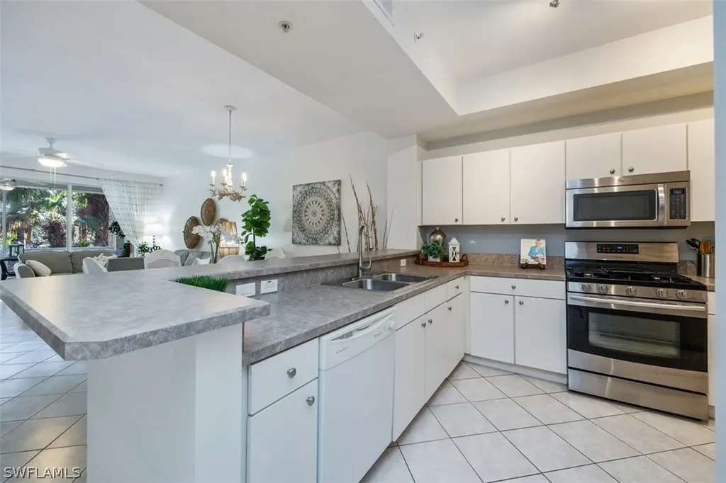 1882 Tarpon Bay Drive S Naples FL 34119