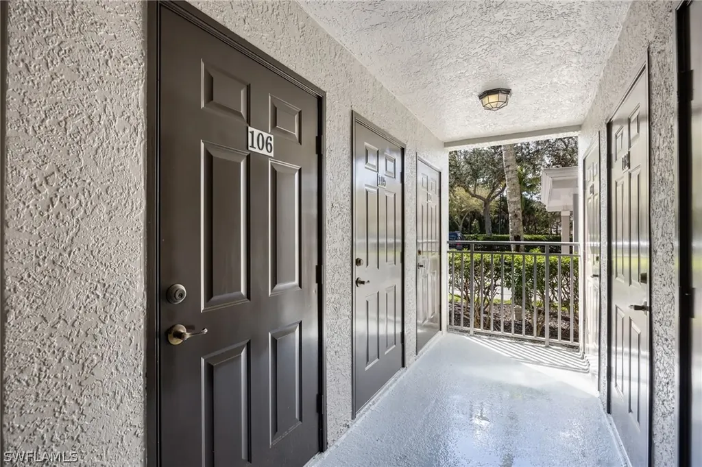 1882 Tarpon Bay Drive S Naples FL 34119
