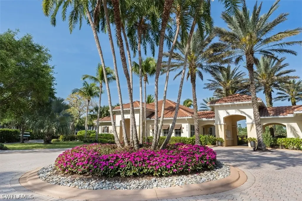 1882 Tarpon Bay Drive S Naples FL 34119