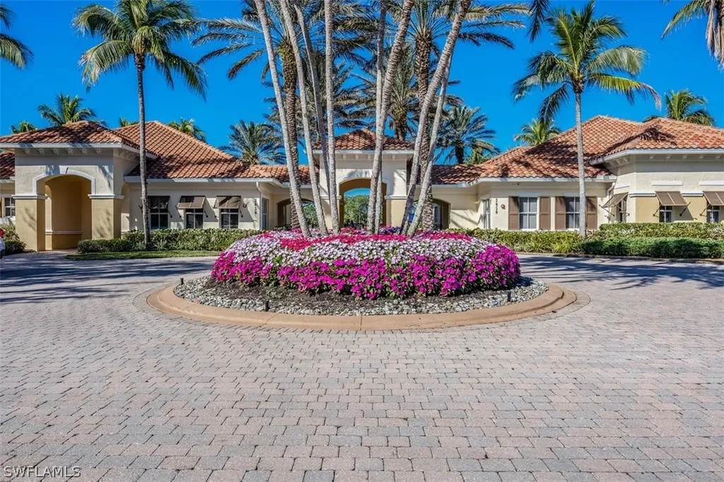 1882 Tarpon Bay Drive S Naples FL 34119