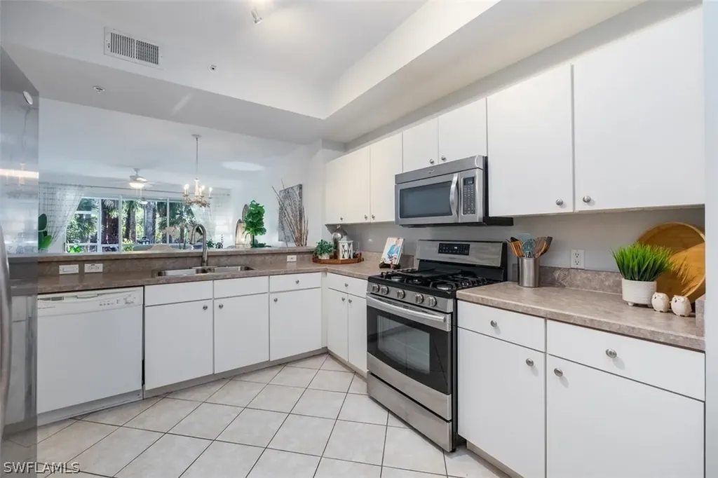 1882 Tarpon Bay Drive S Naples FL 34119