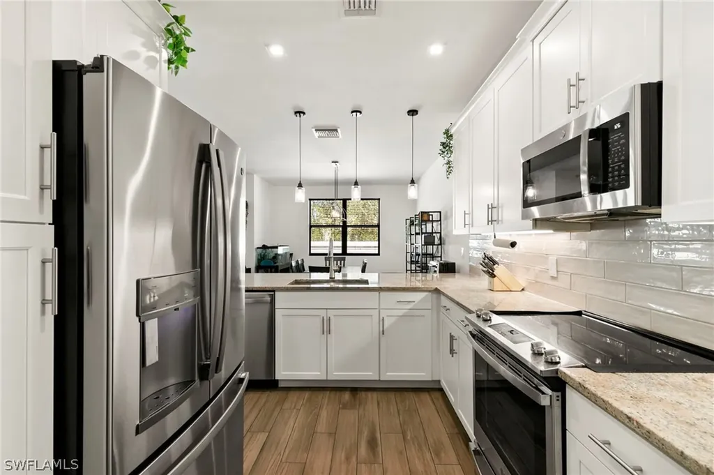 7598 Rockefeller Drive Naples FL 34119