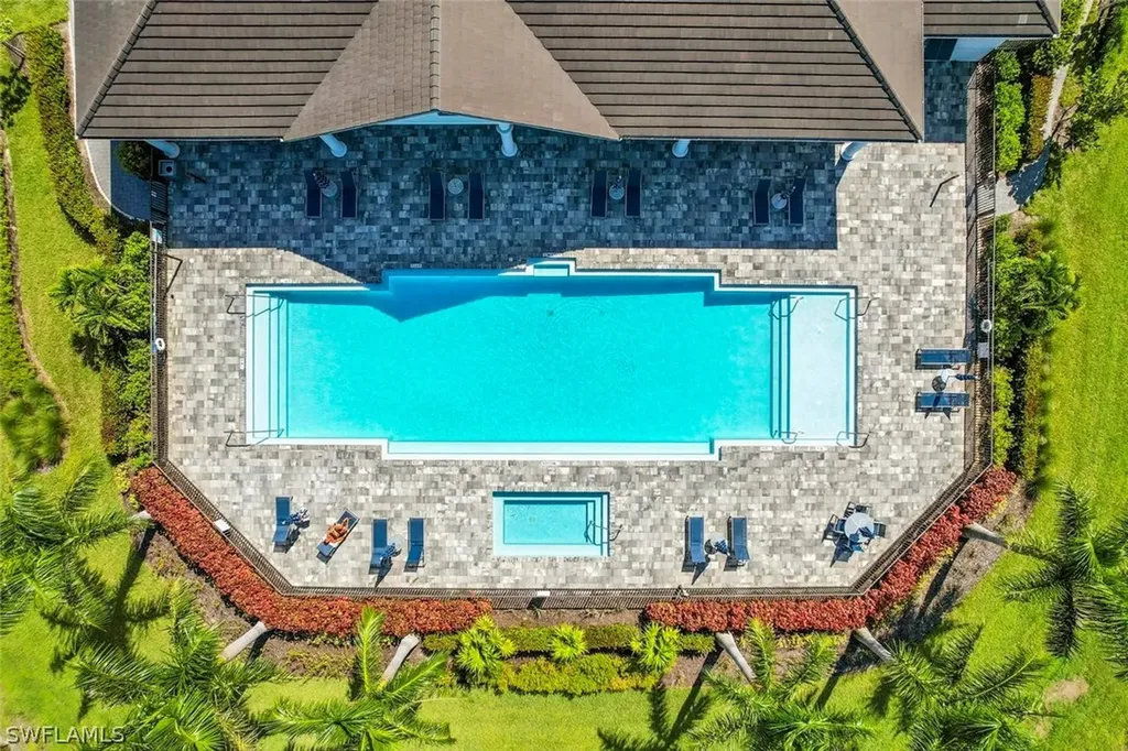 7598 Rockefeller Drive Naples FL 34119