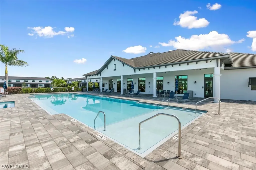 7598 Rockefeller Drive Naples FL 34119