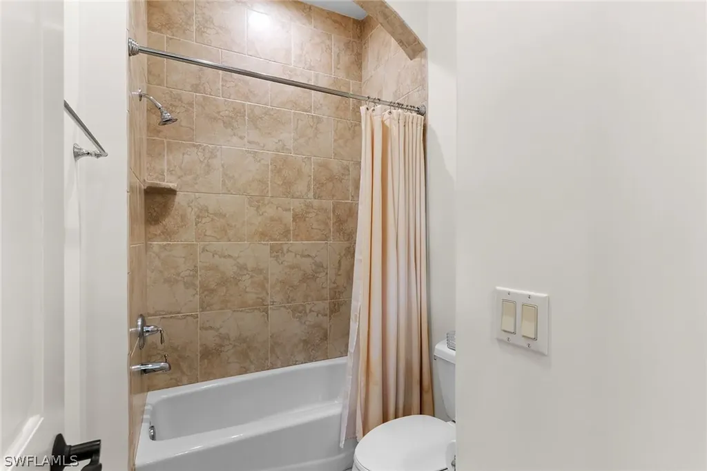 7506 Hogan Court Naples FL 34113