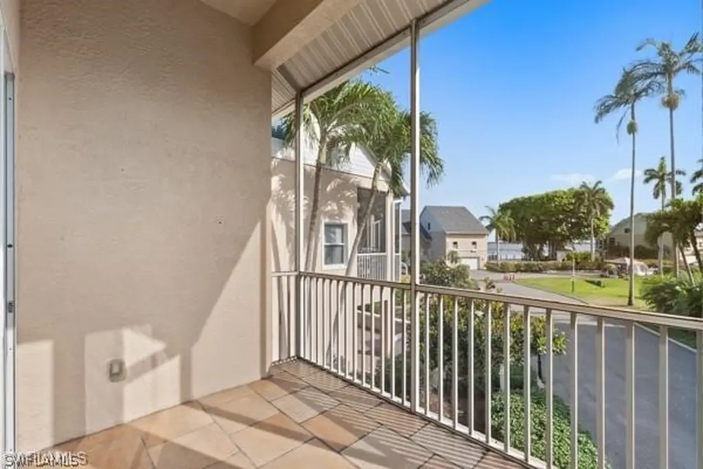819 James Street Fort Myers FL 33916