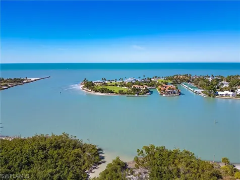 100 Bay Road Naples FL 34102