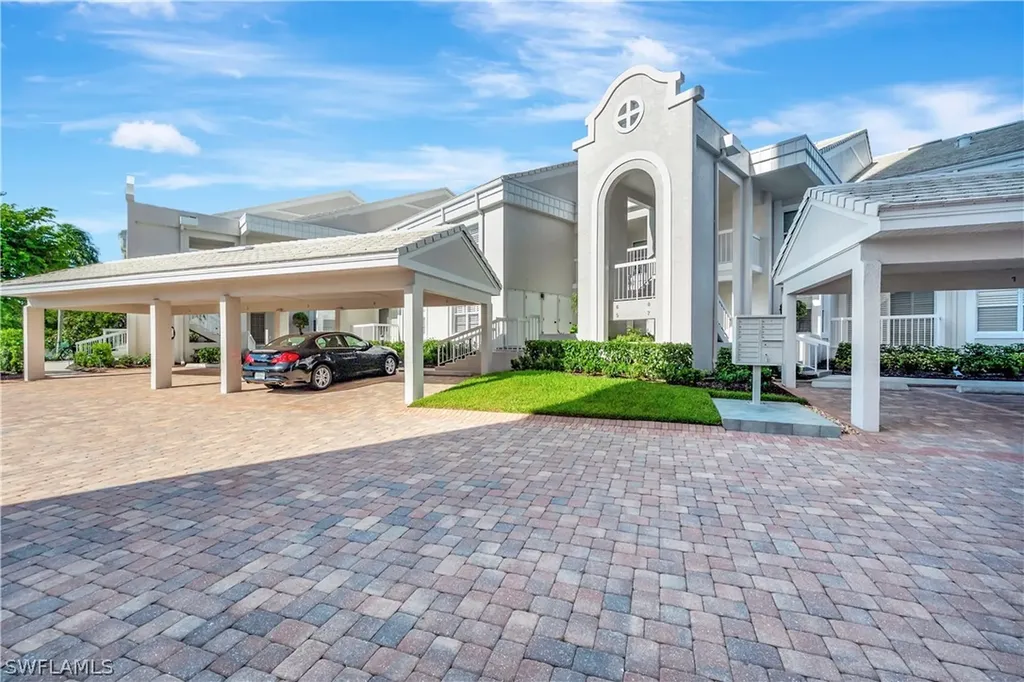 6131 Pelican Bay Boulevard Naples FL 34108