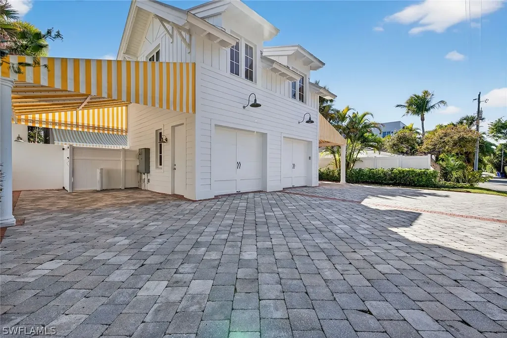 477 3rd Avenue S Naples FL 34102