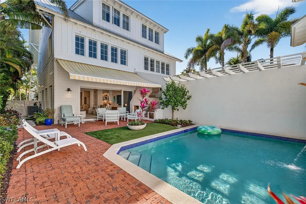 477 3rd Avenue S Naples FL 34102