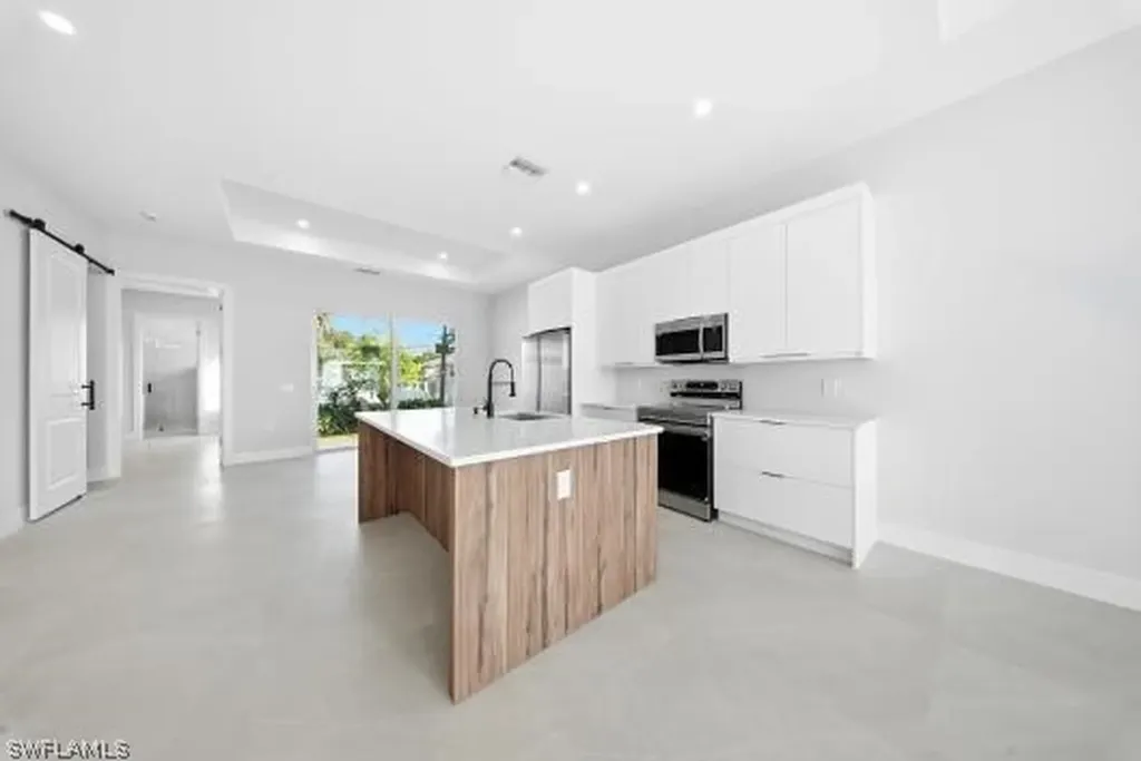 11607 Pawley Avenue Bonita Springs FL 34135