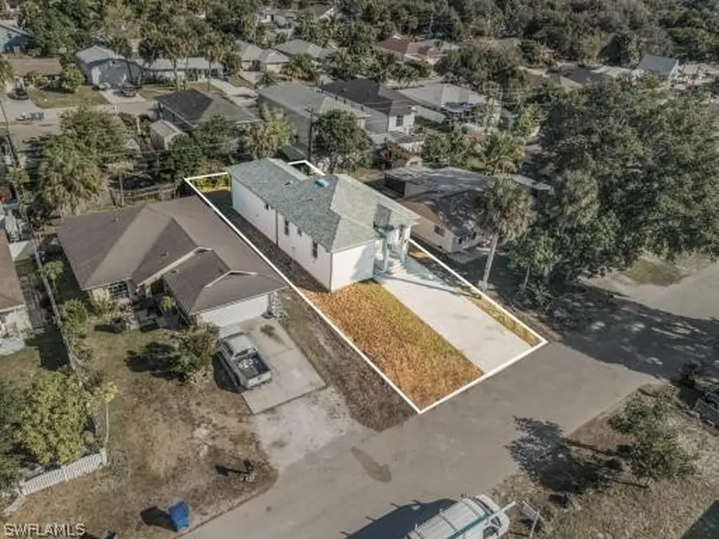 11607 Pawley Avenue Bonita Springs FL 34135