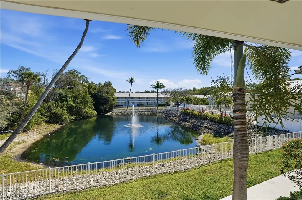 4607 Bayshore Drive Naples FL 34112