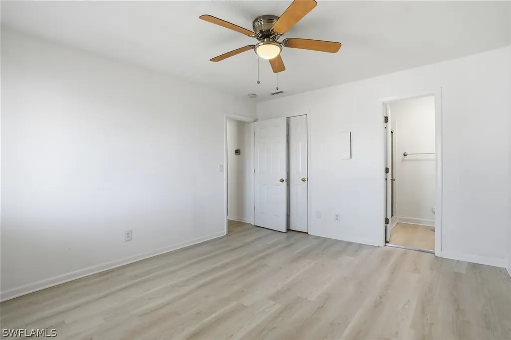 4607 Bayshore Drive Naples FL 34112