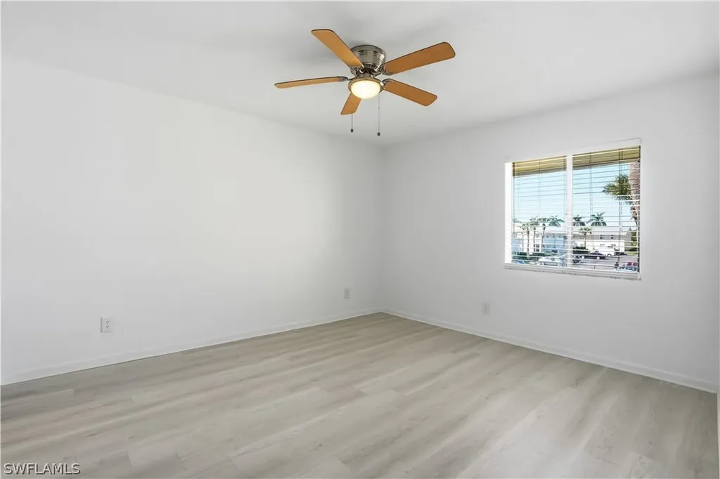 4607 Bayshore Drive Naples FL 34112